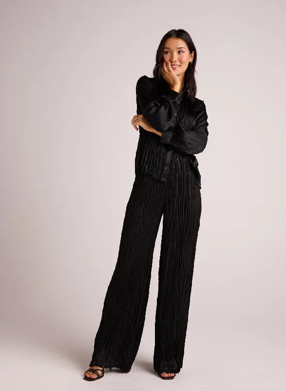 Save on men’s formal wear – perfect for your next event!  Variegated Pleat Pant - Black