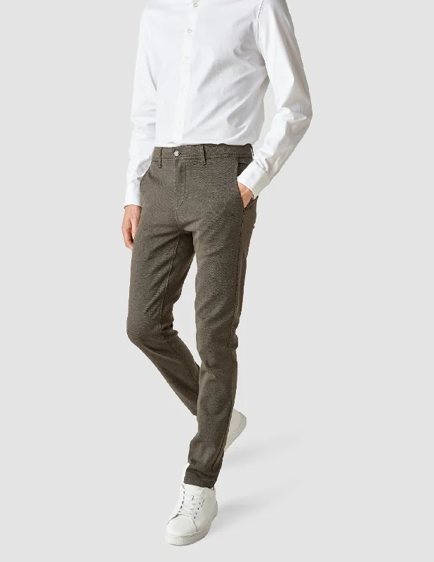 Get trendy clothes for less – Big savings on fashion basics!  Classic Pants Slim Remote Green