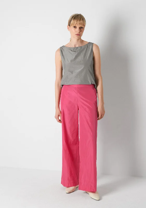 Shop stylish clothing for less – Great deals this week only.  Hose, flamingo