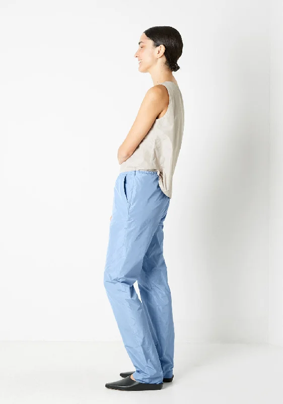 Shop trendy clothing for every season – Special promotion today.  Hose lang, oxford