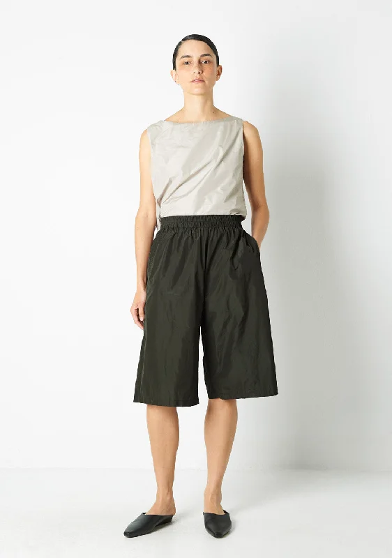Shop the best clothing sale – Limited-time offer.  Bermuda, capperi