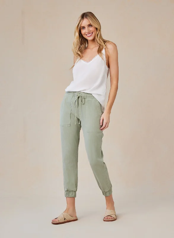 Don’t wait – shop the biggest sale of the season on men’s clothing! Pocket Jogger - Olive Grove Don’t wait – shop the biggest sale of the season on men’s clothing! Pocket Jogger - Olive Grove
