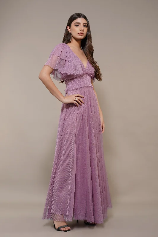 Casual yet chic women’s outfits for work or play   Shelby Maxi Dress in Dusty Lilac