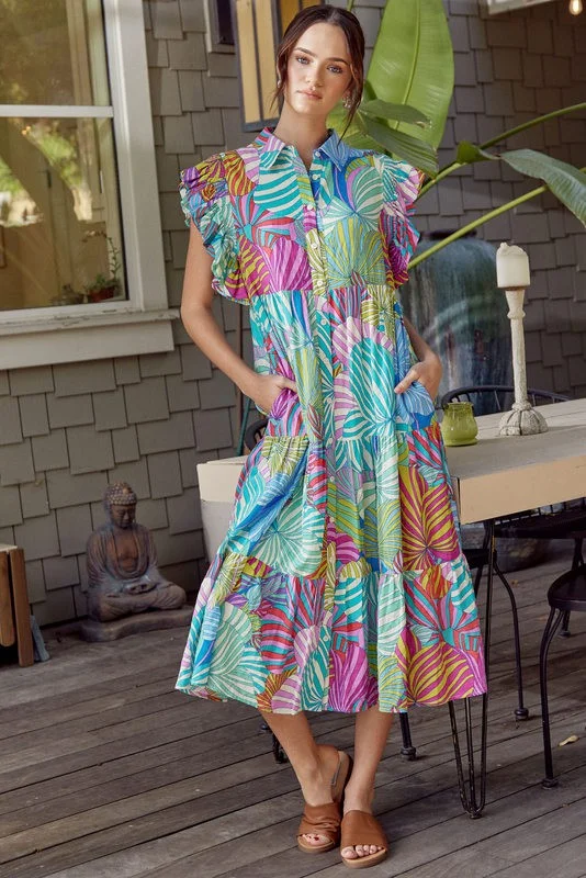Effortlessly chic outfits for the modern woman   Beach Babe Leaf Midi Dress