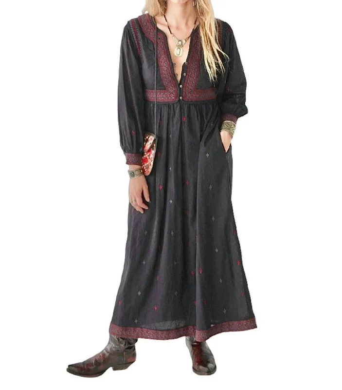 Sporty-chic women’s apparel for active lifestyles   Dalida Maxi Dress In Black