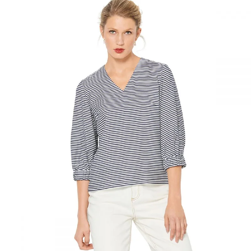 Stylish plus-size clothing for women   Burda Blouse 6146