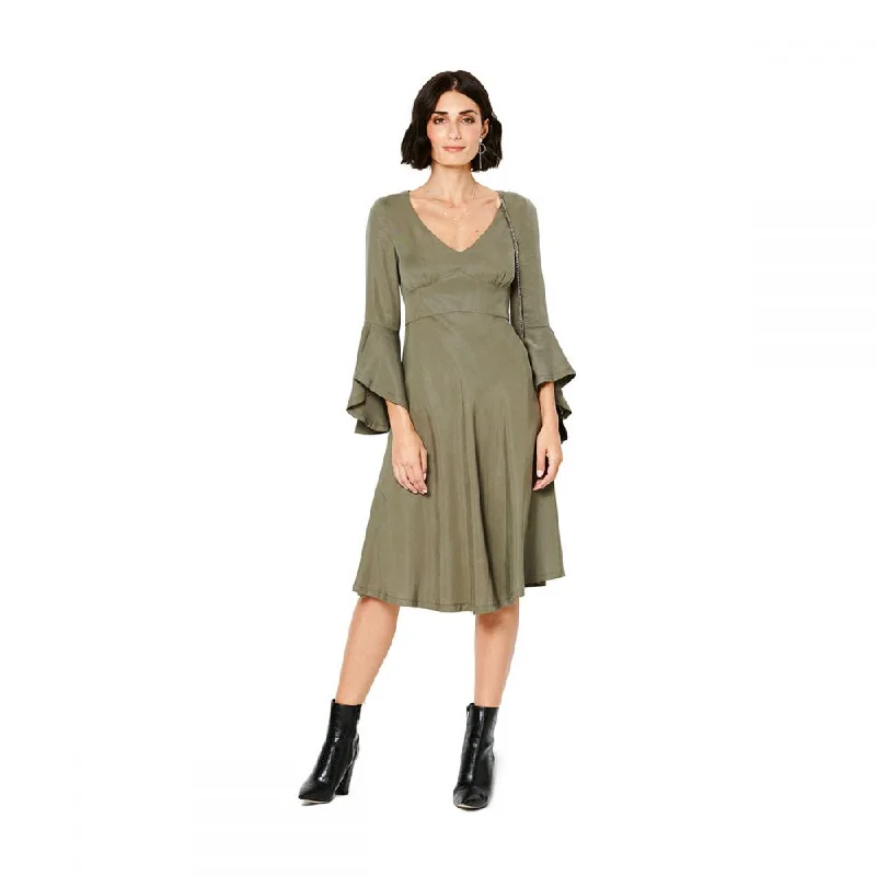Dress up or down with these versatile pieces   Burda Dresses 6205