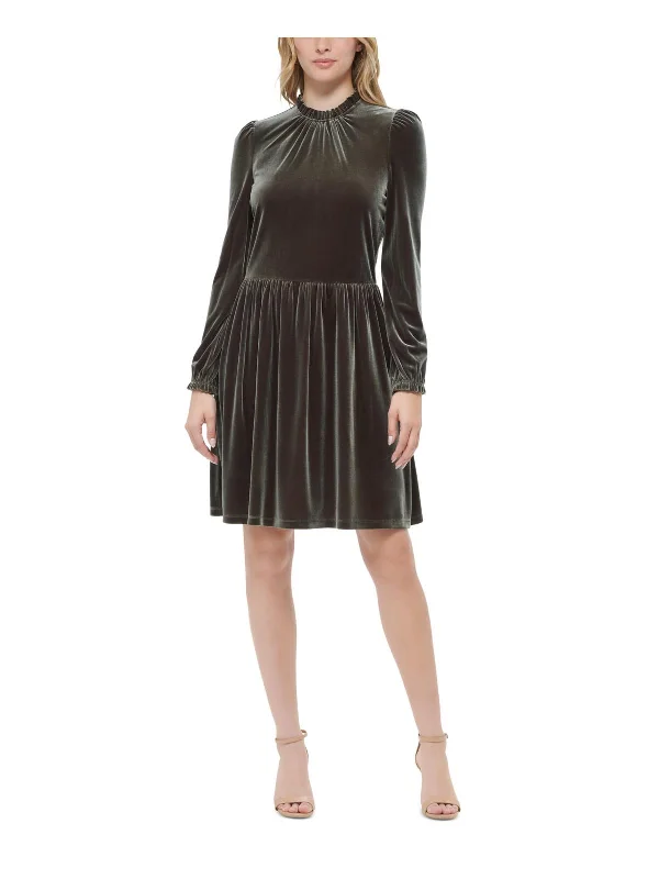 Step up your style with trendy women’s clothing Womens Velvet Midi Fit & Flare Dress Step up your style with trendy women’s clothing Womens Velvet Midi Fit & Flare Dress