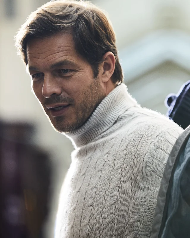 Get the latest styles in clothing – Shop now for unbeatable deals. 007 Cable Roll Neck Cashmere Jumper Fumo Grey Get the latest styles in clothing – Shop now for unbeatable deals. 007 Cable Roll Neck Cashmere Jumper Fumo Grey