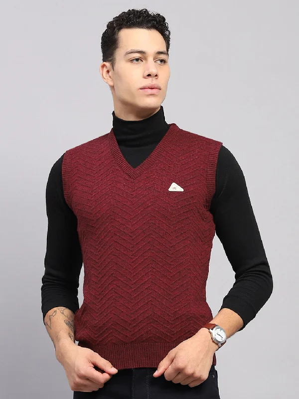Shop now for fresh styles at discounted prices. Men Maroon Self Design V Neck Sleeveless Sweater Shop now for fresh styles at discounted prices. Men Maroon Self Design V Neck Sleeveless Sweater