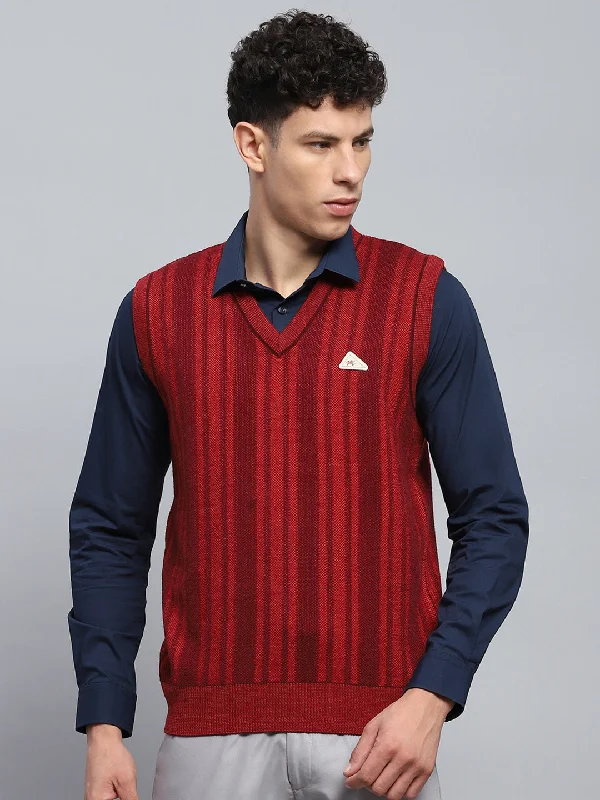 Save more with bundle deals on men’s fashion items. Men Maroon Self Design V Neck Sleeveless Sweater Save more with bundle deals on men’s fashion items. Men Maroon Self Design V Neck Sleeveless Sweater