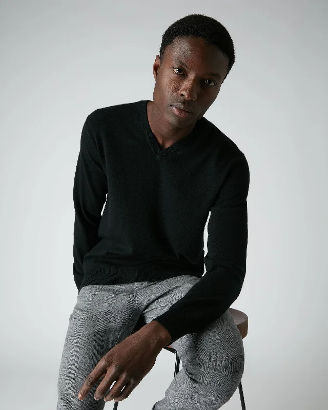 Shop now and enjoy massive savings on stylish clothing for all seasons. Men's Burlington V Neck Cashmere Sweater Black Shop now and enjoy massive savings on stylish clothing for all seasons. Men's Burlington V Neck Cashmere Sweater Black