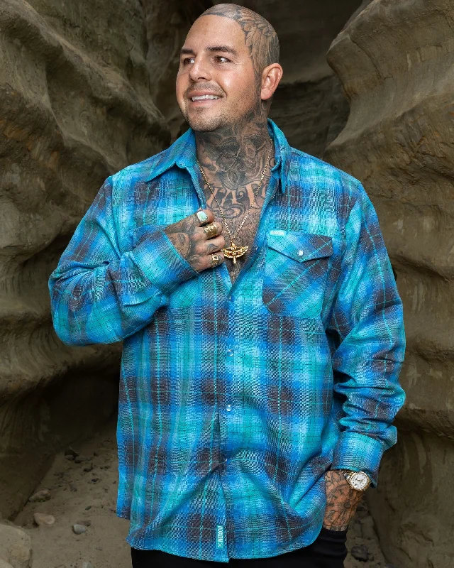 Shop now and save up to 40% on men’s wardrobe essentials.  Big Sur Flannel