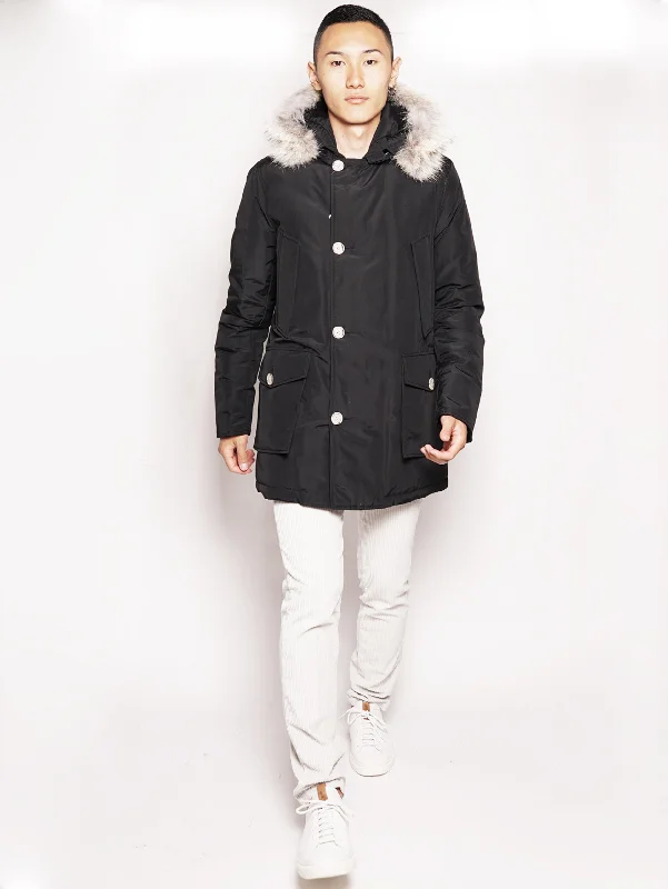 Shop stylish men’s clothing and enjoy amazing discounts.  Parka Arctic in Ramar DF Nero