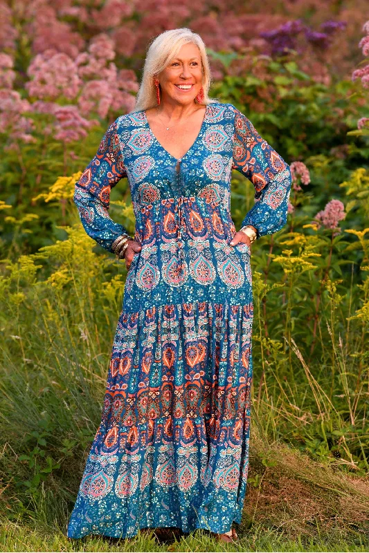 Feminine fashion to express your unique style   Tulula Dress / Orange Teal