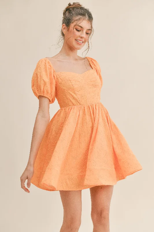 Express your style with fashionable women’s clothing Sweetheart Neckline Embroidered Floral Dress Express your style with fashionable women’s clothing Sweetheart Neckline Embroidered Floral Dress