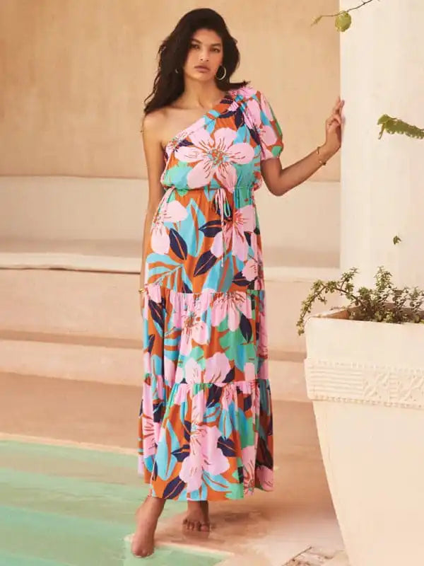 Feminine fashion to express your unique style Women’s off-shoulder holiday style floral high-end dress Feminine fashion to express your unique style Women’s off-shoulder holiday style floral high-end dress
