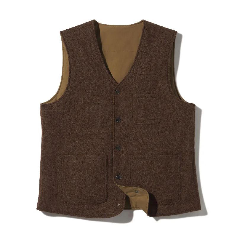 Last chance! Men’s clothing at unbeatable prices. Country Tweed Reversible Vest - Chestnut Last chance! Men’s clothing at unbeatable prices. Country Tweed Reversible Vest - Chestnut