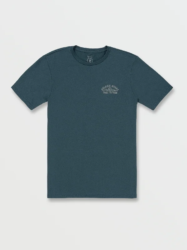 Seasonal clearance – Save on all clothing essentials this weekend.  Mountainside Tech Short Sleeve Tee - Cruzer Blue
