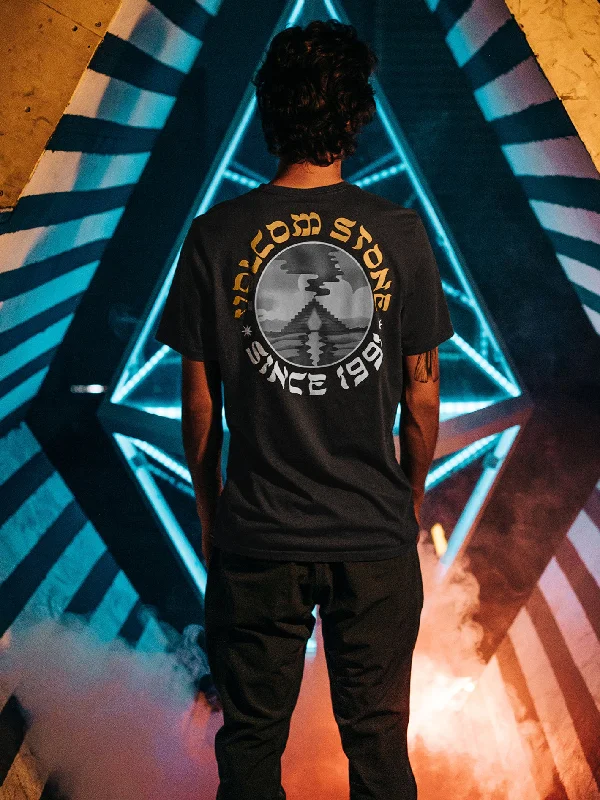 Upgrade your look with stylish, affordable men’s clothing. Stone Portal Farm to Yarn Short Sleeve Tee - Rinsed Black Upgrade your look with stylish, affordable men’s clothing. Stone Portal Farm to Yarn Short Sleeve Tee - Rinsed Black