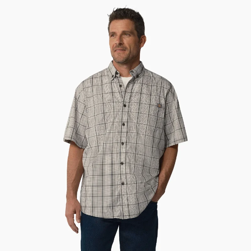 Get fresh fashion for less – Shop trendy clothing at discounted prices. Dickies Men's FLEX Woven Short Sleeve Button-Down Shirt Get fresh fashion for less – Shop trendy clothing at discounted prices. Dickies Men's FLEX Woven Short Sleeve Button-Down Shirt