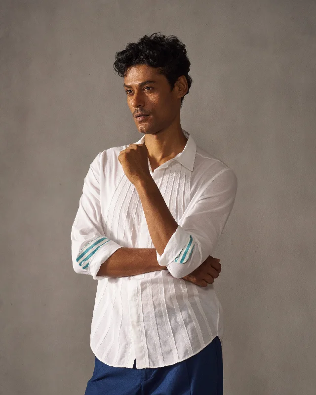 Shop the latest seasonal clothing sale – Big savings on stylish outfits. Tulum Shirt - White Shop the latest seasonal clothing sale – Big savings on stylish outfits. Tulum Shirt - White