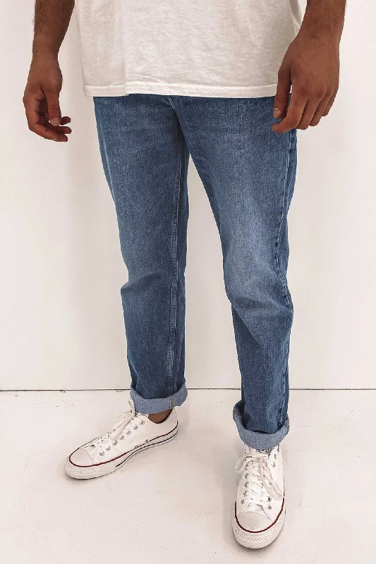Update your look for less with men’s clothing on sale. 516 Straight Jean Fresh Fade Update your look for less with men’s clothing on sale. 516 Straight Jean Fresh Fade