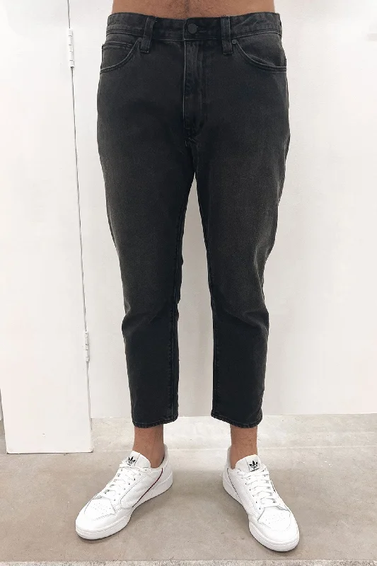 Seasonal fashion sale – Save on all your wardrobe essentials today! A Cropped Straight Jean Hoops Seasonal fashion sale – Save on all your wardrobe essentials today! A Cropped Straight Jean Hoops