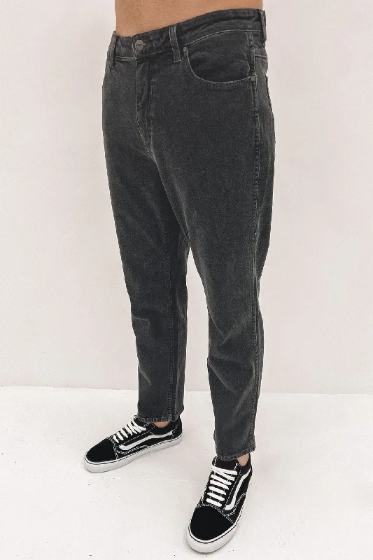 Refresh your wardrobe with the best deals on men's fashion. Sid Straight Jean Smoke Stack Refresh your wardrobe with the best deals on men's fashion. Sid Straight Jean Smoke Stack