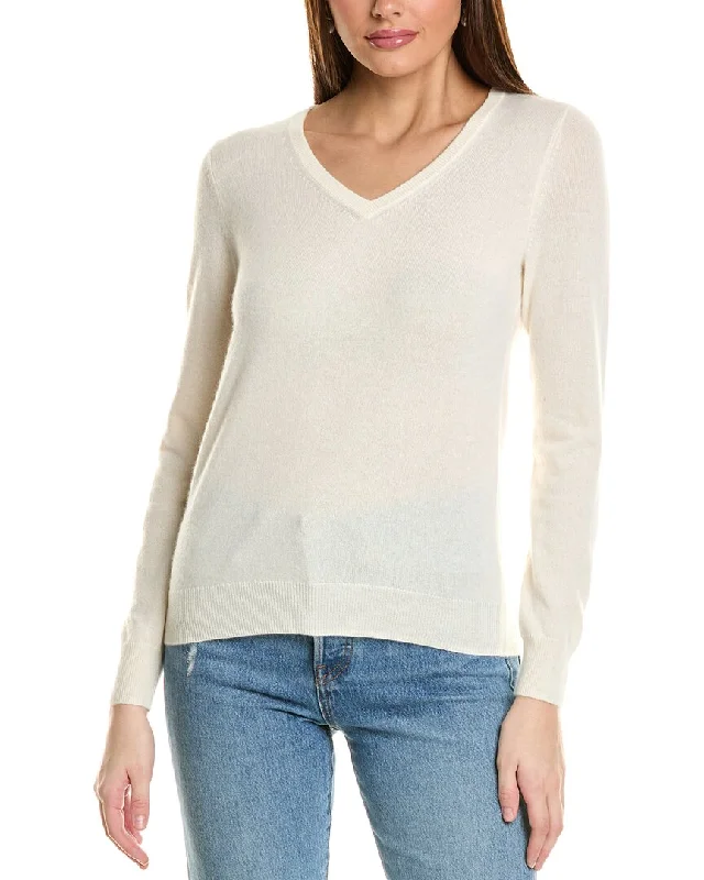 Feminine silhouettes for the modern woman Amicale Cashmere Basic V-Neck Cashmere Sweater Feminine silhouettes for the modern woman Amicale Cashmere Basic V-Neck Cashmere Sweater