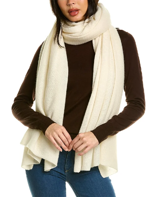 Stylish and comfortable outfits for women   La Fiorentina Cashmere Travel Wrap