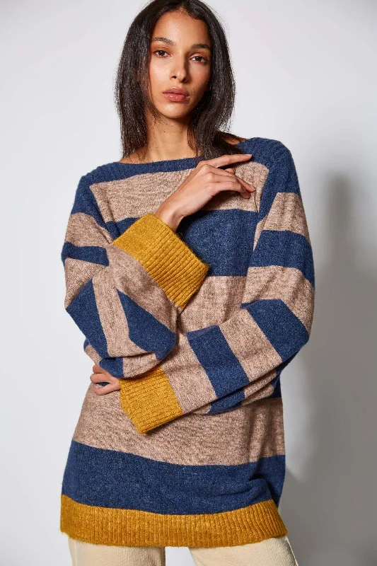 Women’s clothing to inspire confidence and beauty   Van-Dos Oversized Striped Sweater