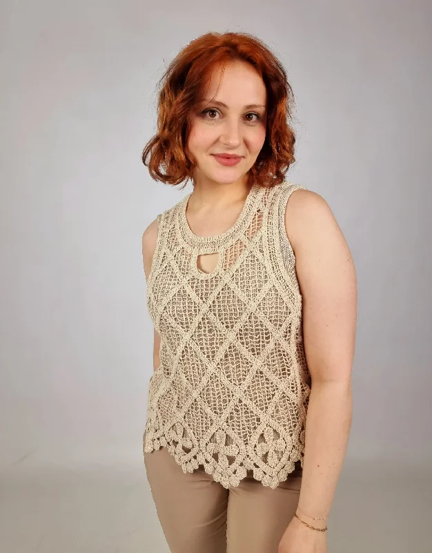Bold, confident, and stylish women’s clothing   Molly Bracken Knitted Crochet Top