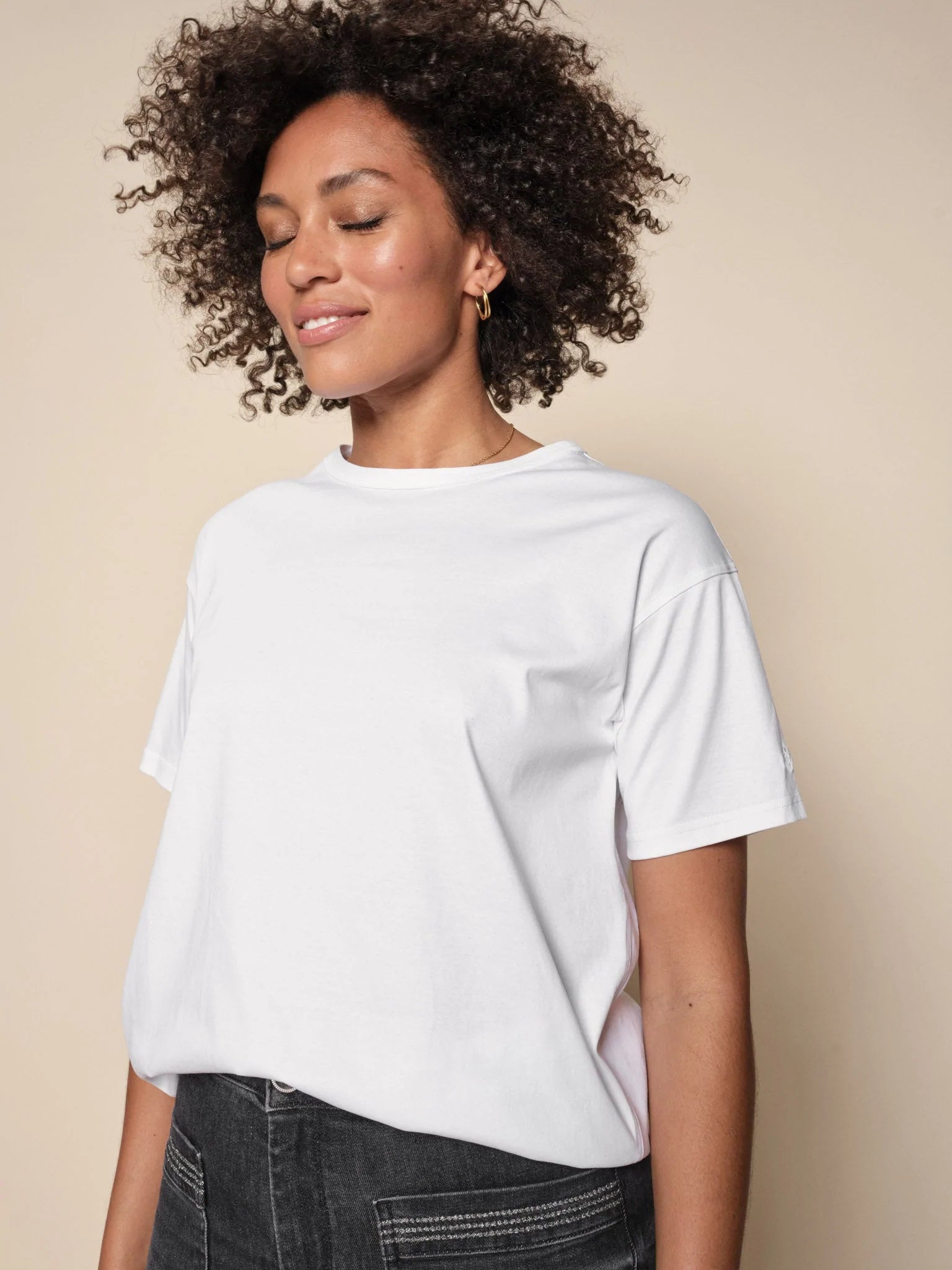 Sporty-chic women’s apparel for active lifestyles   Mos Mosh White Aina O-SS